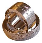 Gravyr förlovningsringar