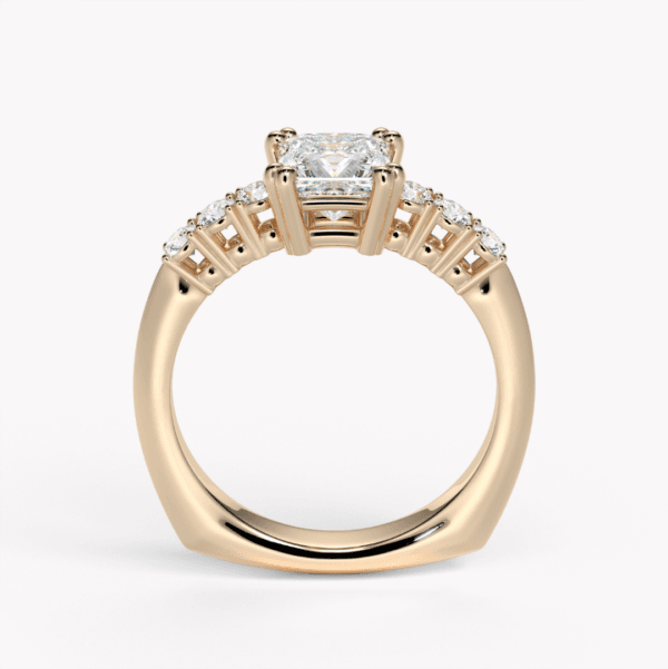 ring med naturliga diamanter