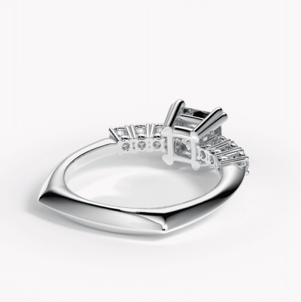 snygg ring med vackra detaljer