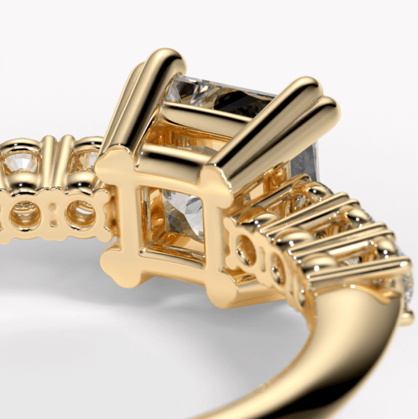 ring med diamant av hög kvalité