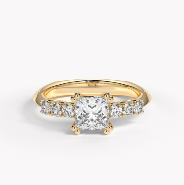 ring med prinsesslipad diamant